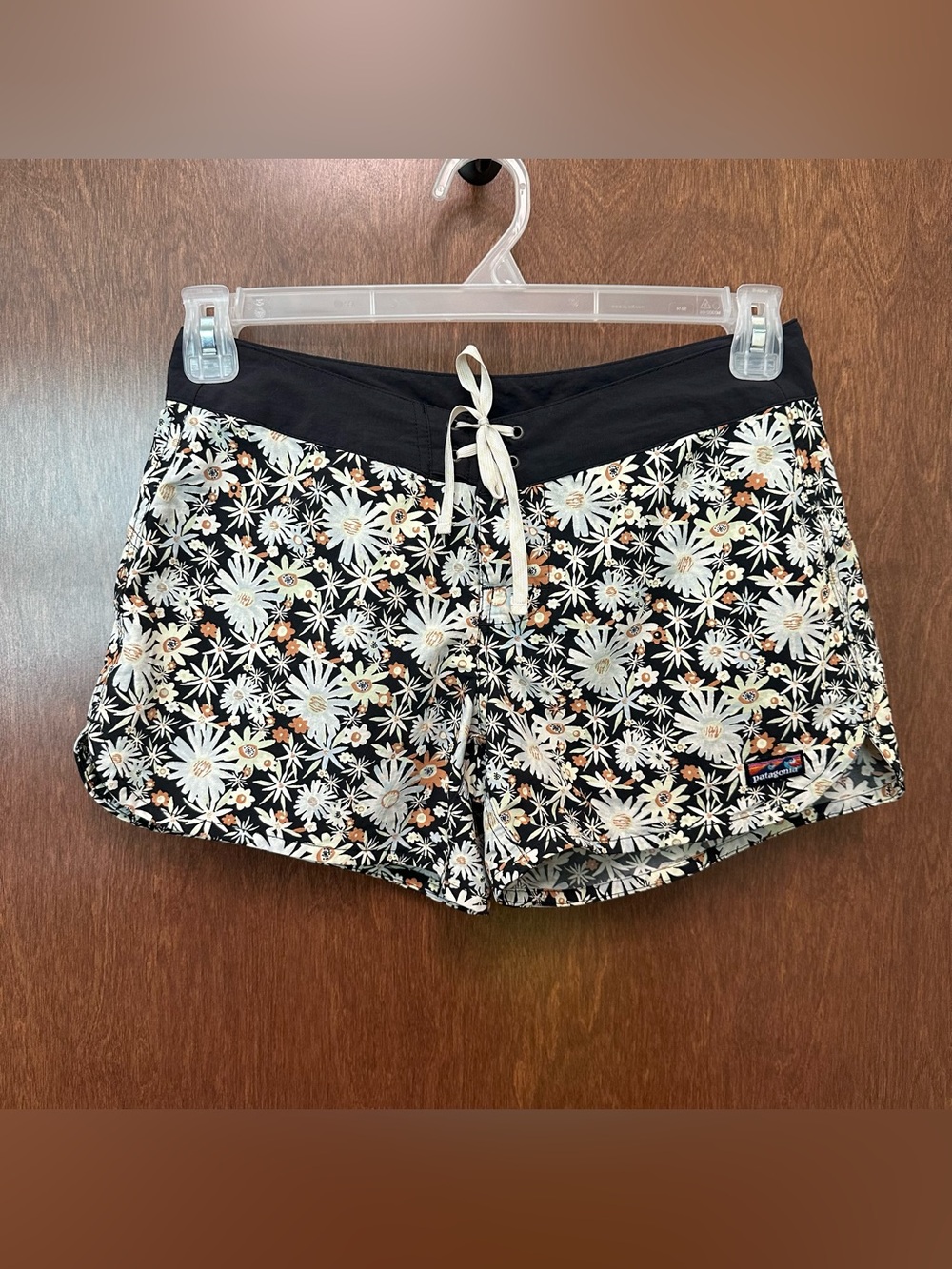 Patagonia Wavefarer Board Shorts Sz 6 Primavera Daisy - surf beach boho